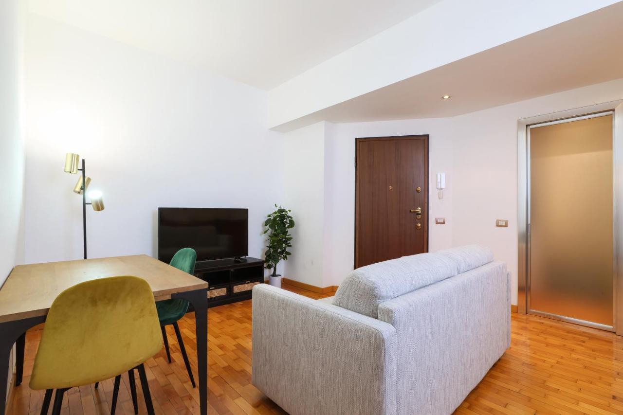 Duomo Luxury Apartment VIII Milán Exterior foto